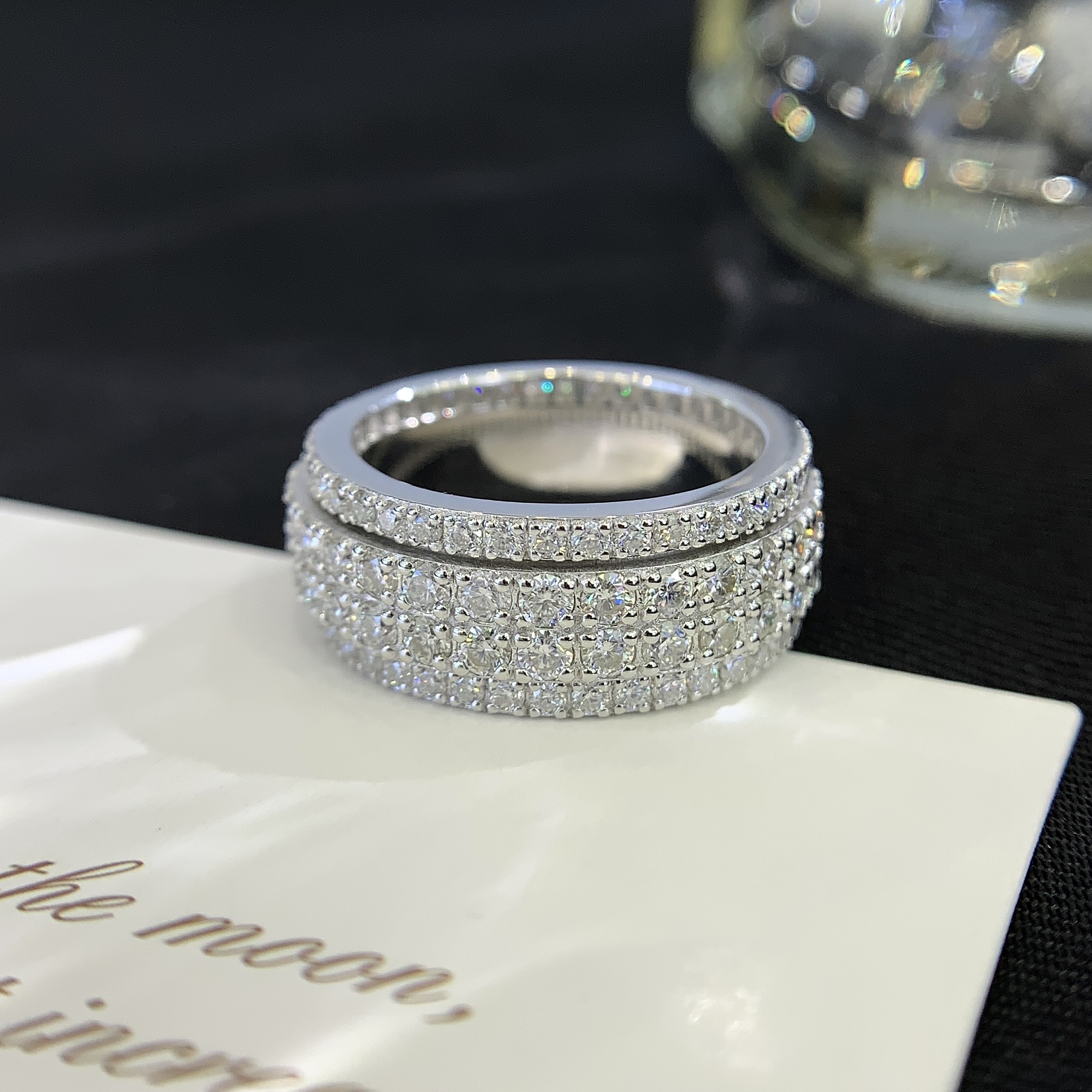 Custom-Designed Hip-Hop Iced-out Sterling Silver 925 Men′s High-End Rotary Jewelry Moissanite and Diamond Ring