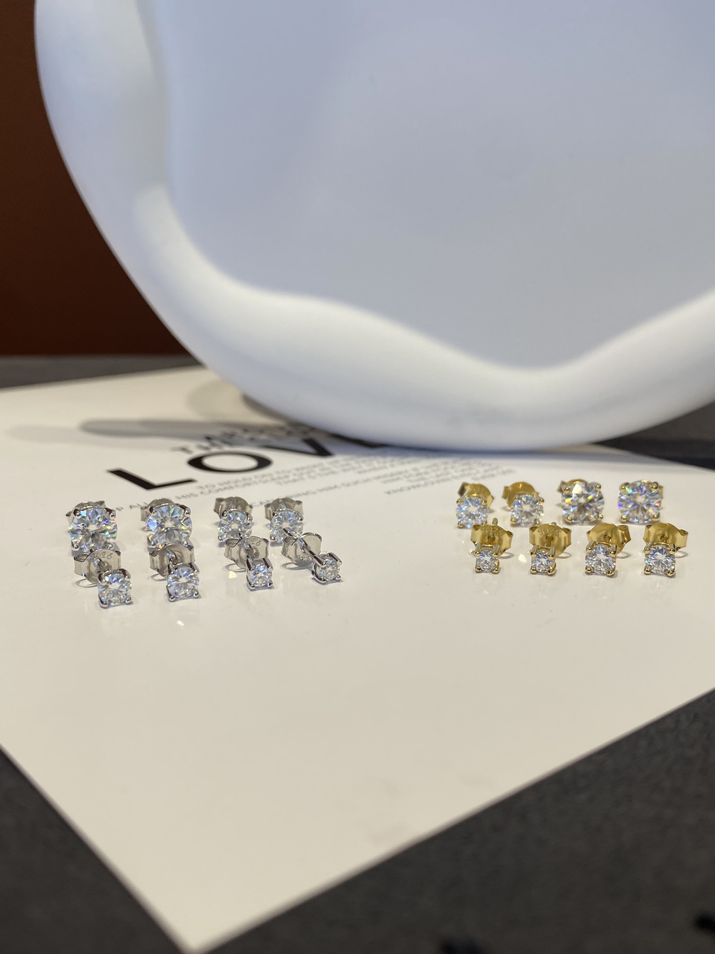 Latest 0.5CT-1.0CT Four-Claw Round Diamond Stud Earrings Gold Plate S925 Moissanite Diamond Stud Earrings 4