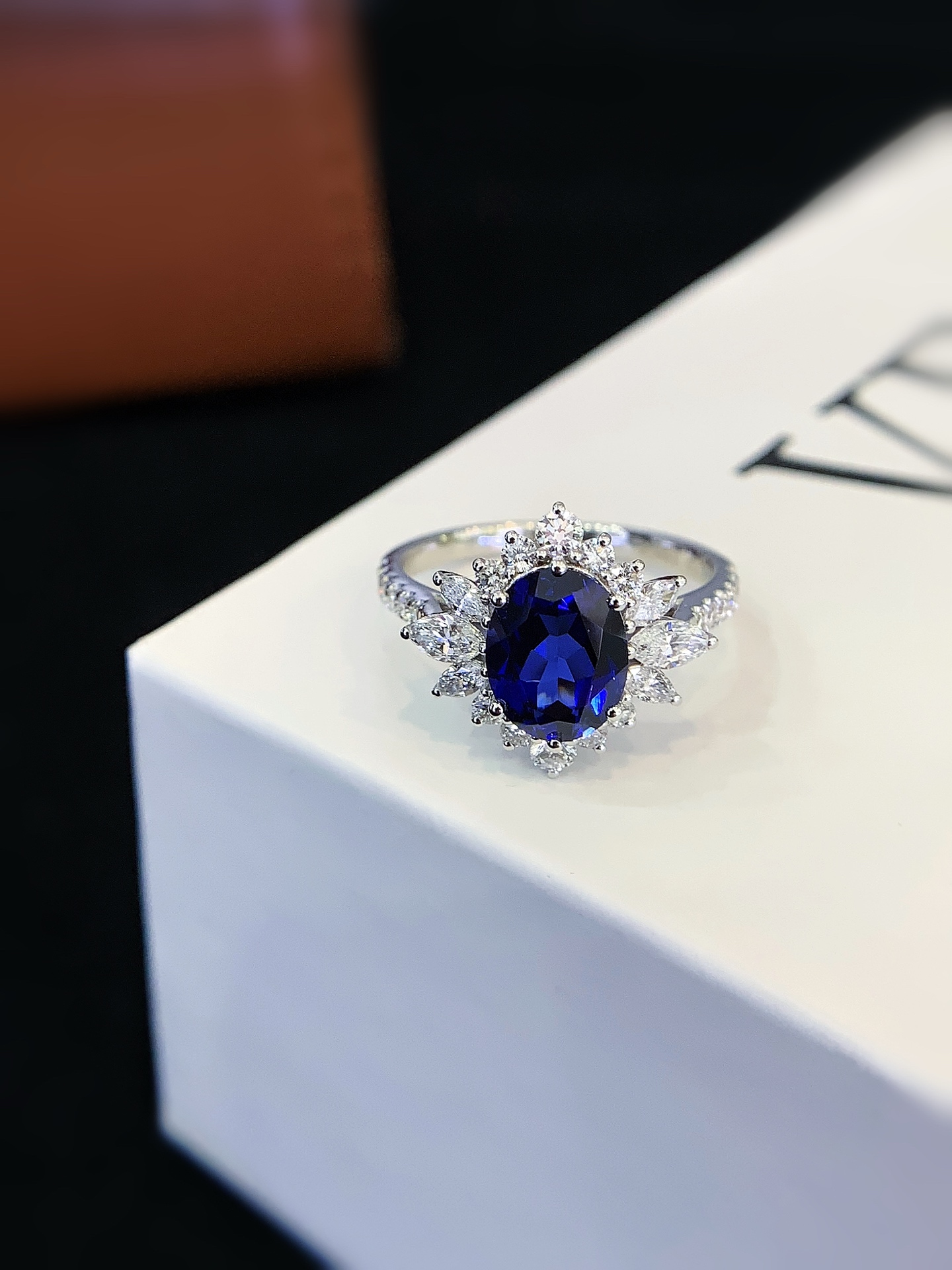 Princess Diana Ring, 5.40ct Lab-Grown Blue Sapphire Rings for Women, Halo Ring in 18K White Real Gold, Sapphire Engagement Rings for Women