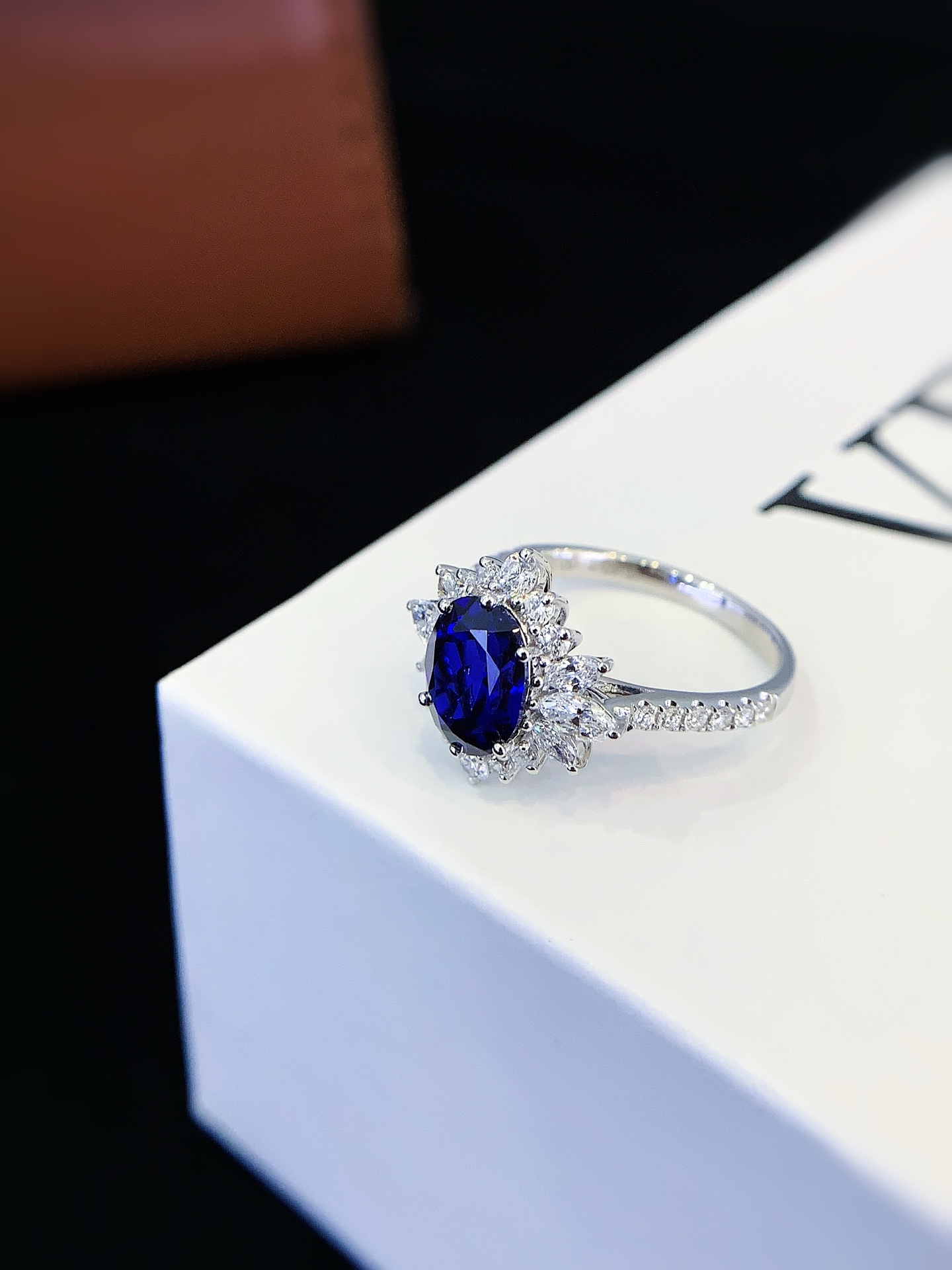 Princess Diana Ring, 5.40ct Lab-Grown Blue Sapphire Rings for Women, Halo Ring in 18K White Real Gold, Sapphire Engagement Rings for Women 7