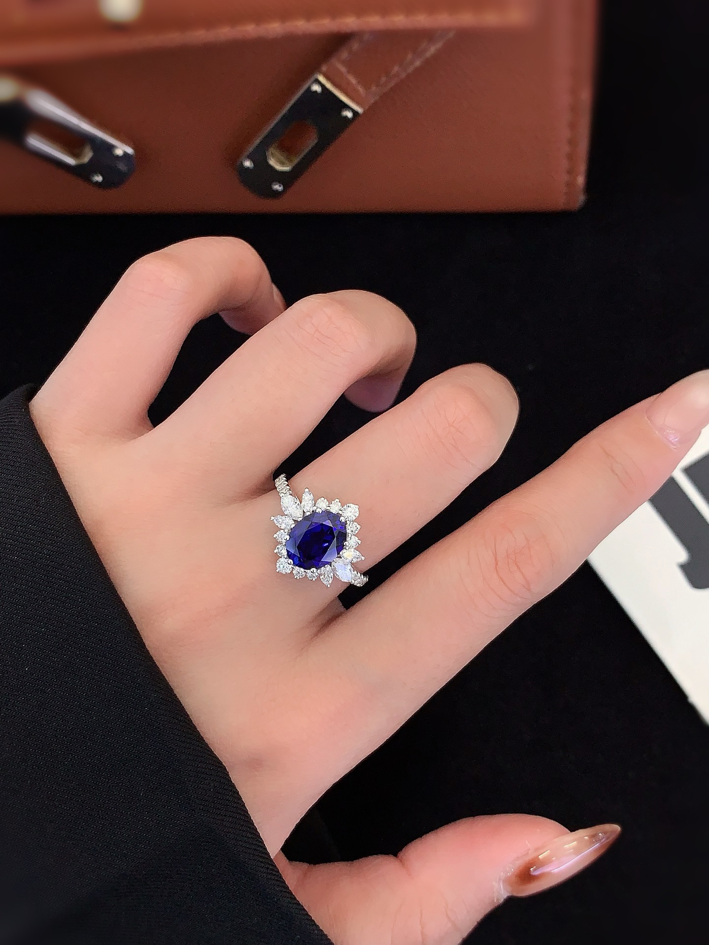 Princess Diana Ring, 5.40ct Lab-Grown Blue Sapphire Rings for Women, Halo Ring in 18K White Real Gold, Sapphire Engagement Rings for Women 4