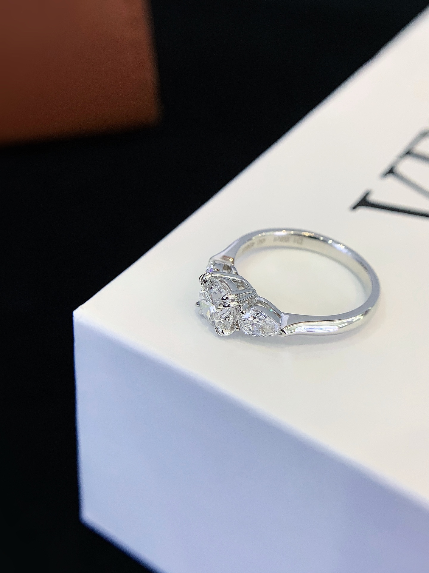 Round/Pear Cut Lab Diamond 3 Stones Engagement Rings D Color VVS1 18K White Gold Anniversary Wedding Promise Rings for Women 7