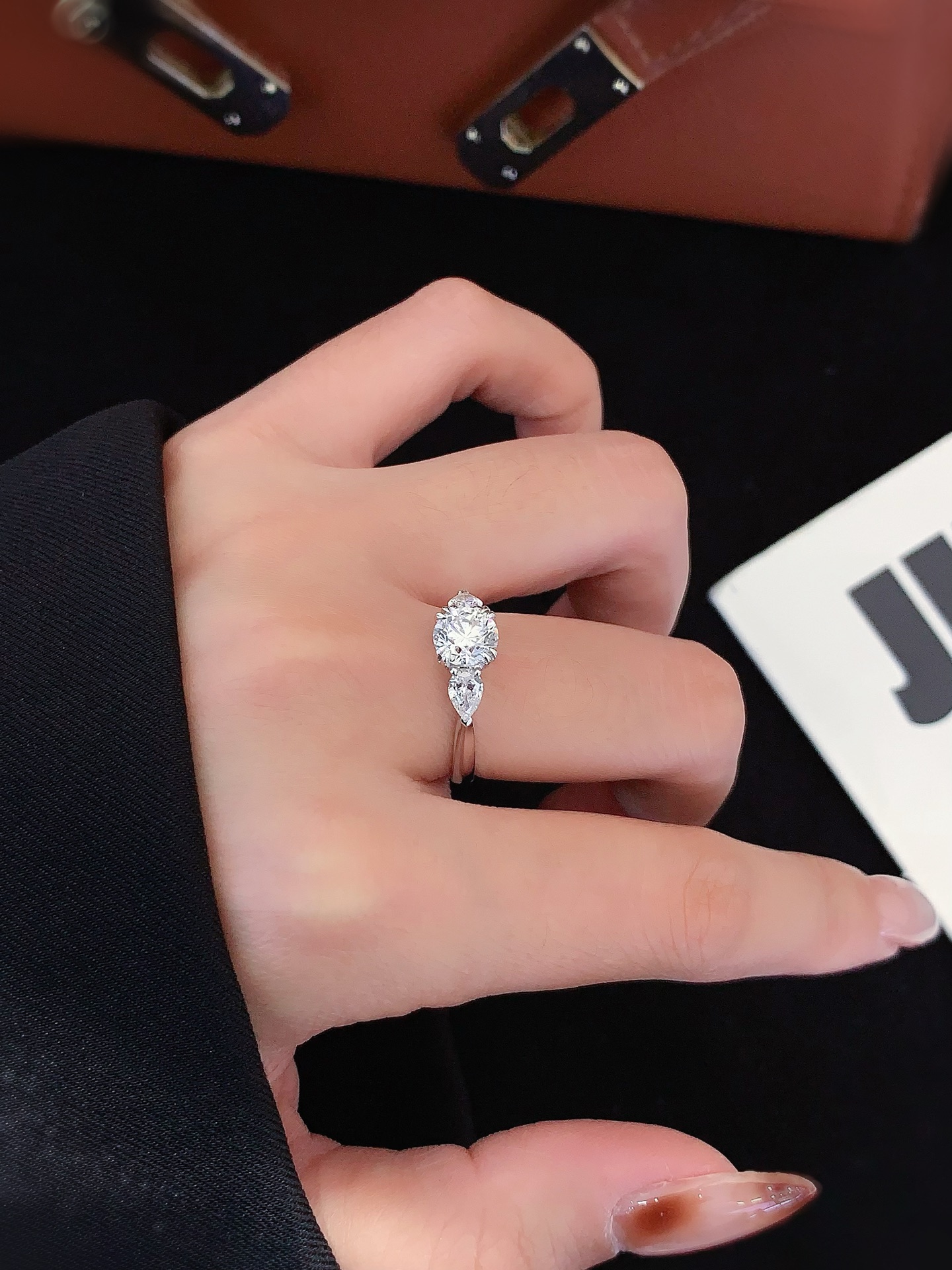 Round/Pear Cut Lab Diamond 3 Stones Engagement Rings D Color VVS1 18K White Gold Anniversary Wedding Promise Rings for Women 4