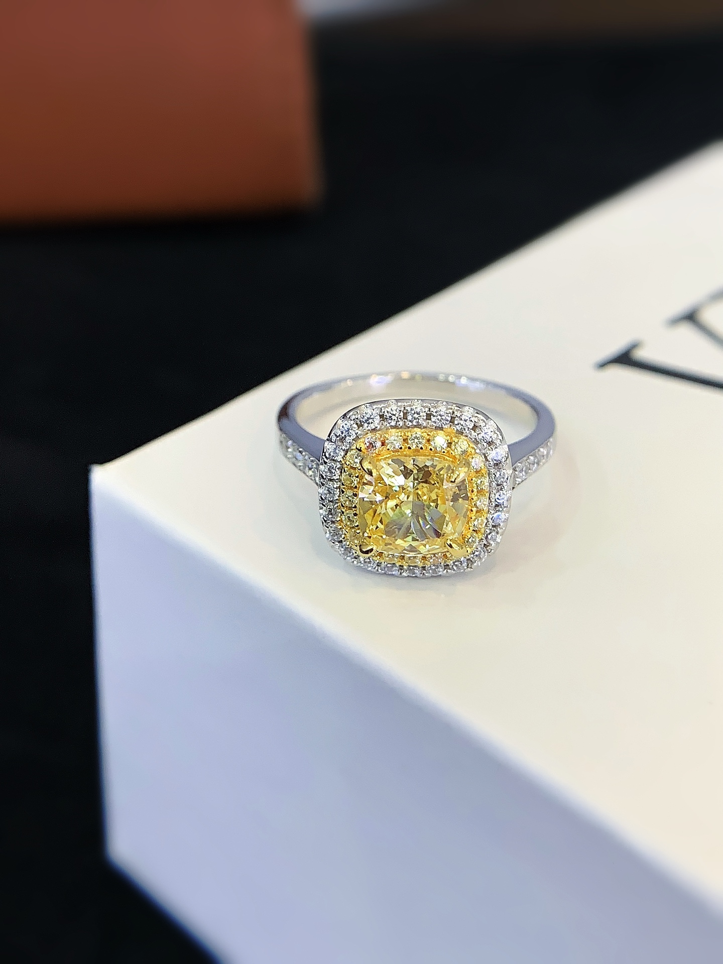 S925 Pure Silver Yellow Lab Gems Luxury square Bag Full Diamond Ring e Flower Cutting Cushion Cutting Engagement Ring for Women