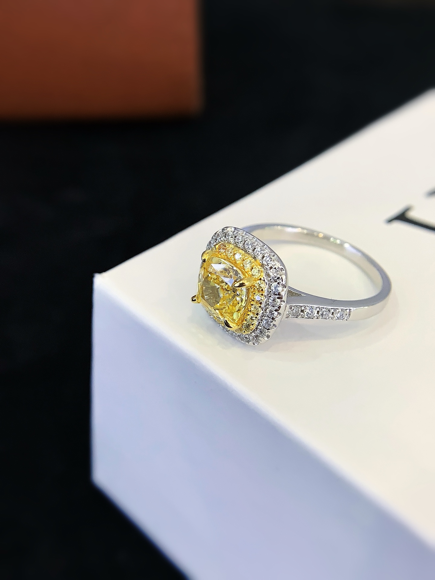 S925 Pure Silver Yellow Lab Gems Luxury square Bag Full Diamond Ring e Flower Cutting Cushion Cutting Engagement Ring for Women 4