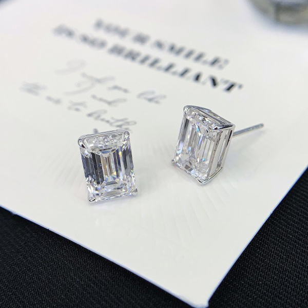 10K gold Lab diamond Emerald cut Simple Design Diamond Earring Stud girls Fine jewelry