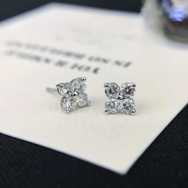 Four-Leaf Clover Flash Diamond Earrings Women 14k 18k Needle Earrings white gold Luxury Design Ladies Girl Lab diamond Stud Earring 2