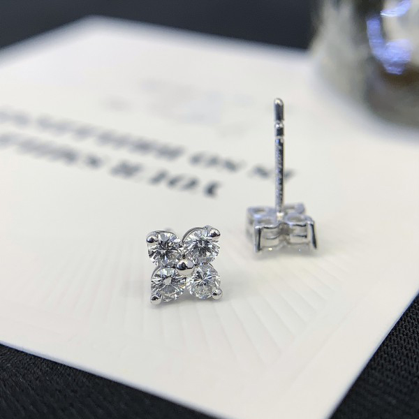 Four-Leaf Clover Flash Diamond Earrings Women 14k 18k Needle Earrings white gold Luxury Design Ladies Girl Lab diamond Stud Earring 4