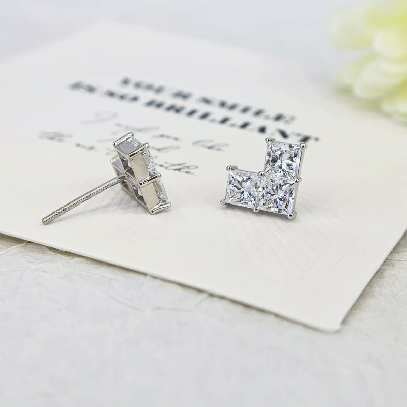 OEM Custom 3 Stone Diamond Earrings Lab Created Diamond Earrings in 14K White Gold Stud Earrings 4