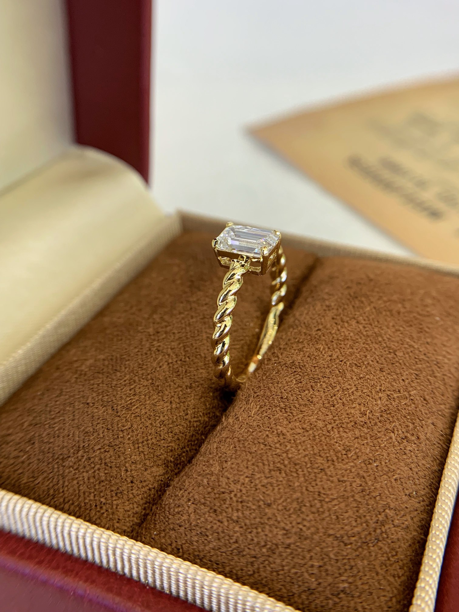 Wholesale Fashion Women's 18K Gold Fine Jewelry Twist Thin Emerald Cut Lab Diamond Ring Square Diamond Ring Women 4