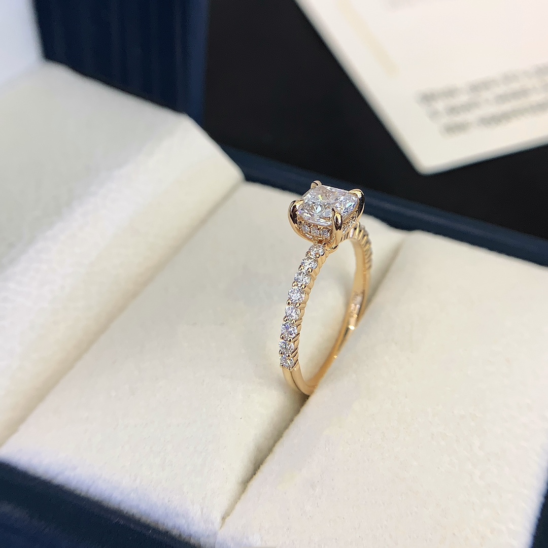 Custom Jewelry 18K Yellow Gold Cushion Cut Lab Grown Diamond Ring with Melee Lab Diamond Side stone for Women 6