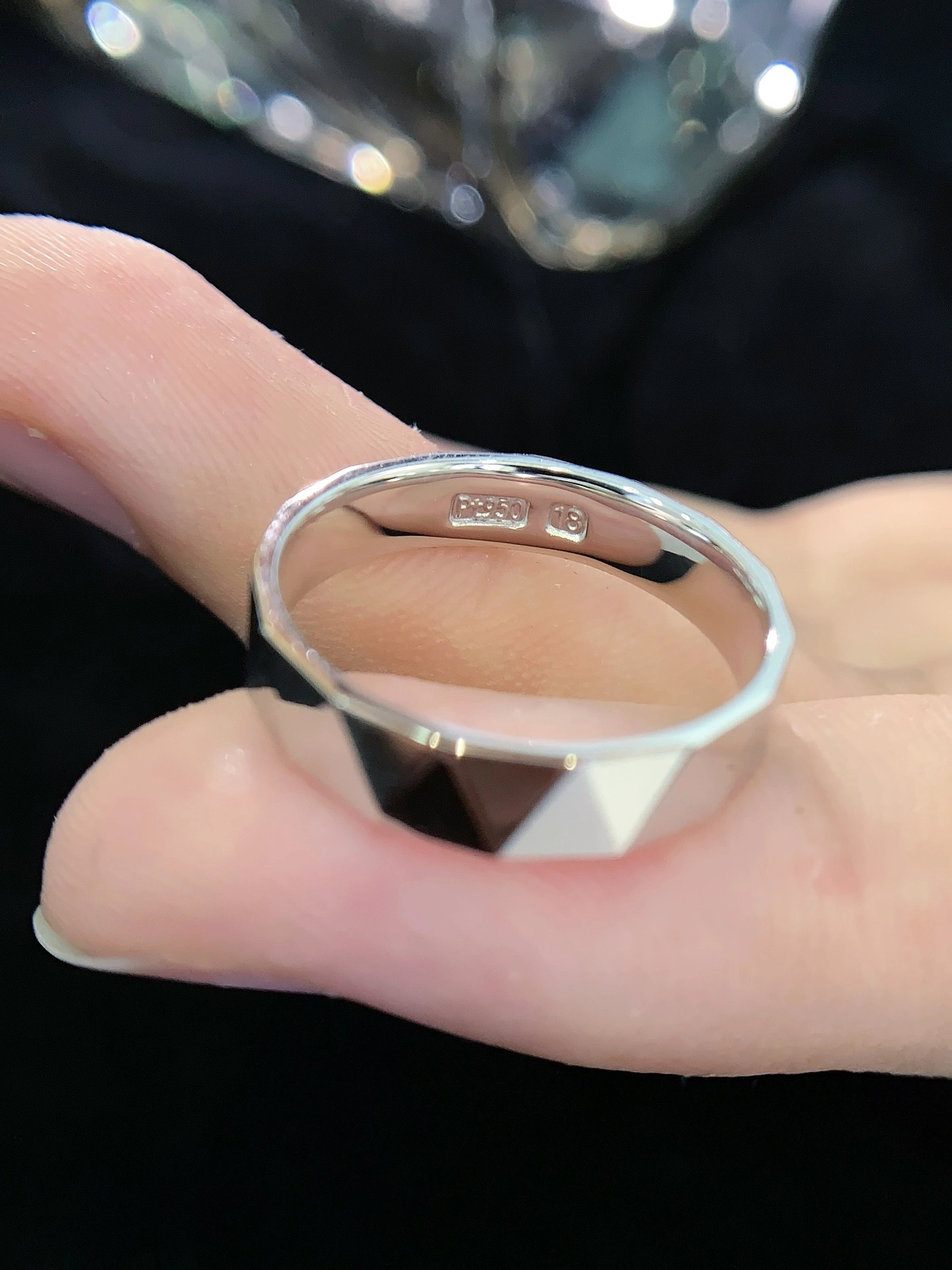 PT950  Unique Niche Couple Ring Fashionable  Diamond-Faced Gold Fine Jewelry Men Wedding Couple Ring 1