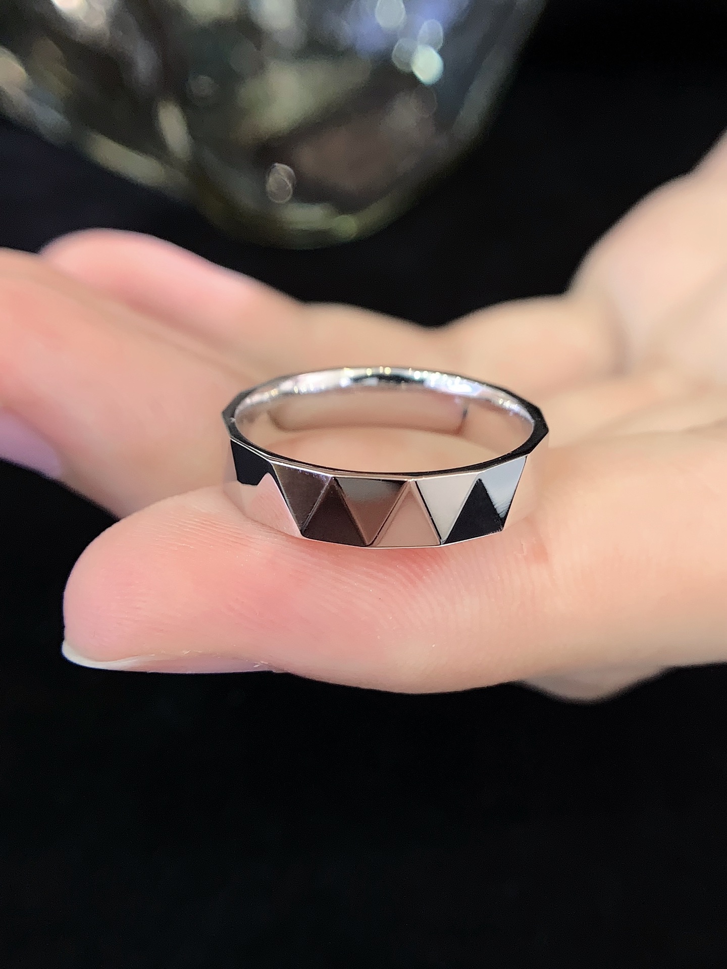 PT950  Unique Niche Couple Ring Fashionable  Diamond-Faced Gold Fine Jewelry Men Wedding Couple Ring 3